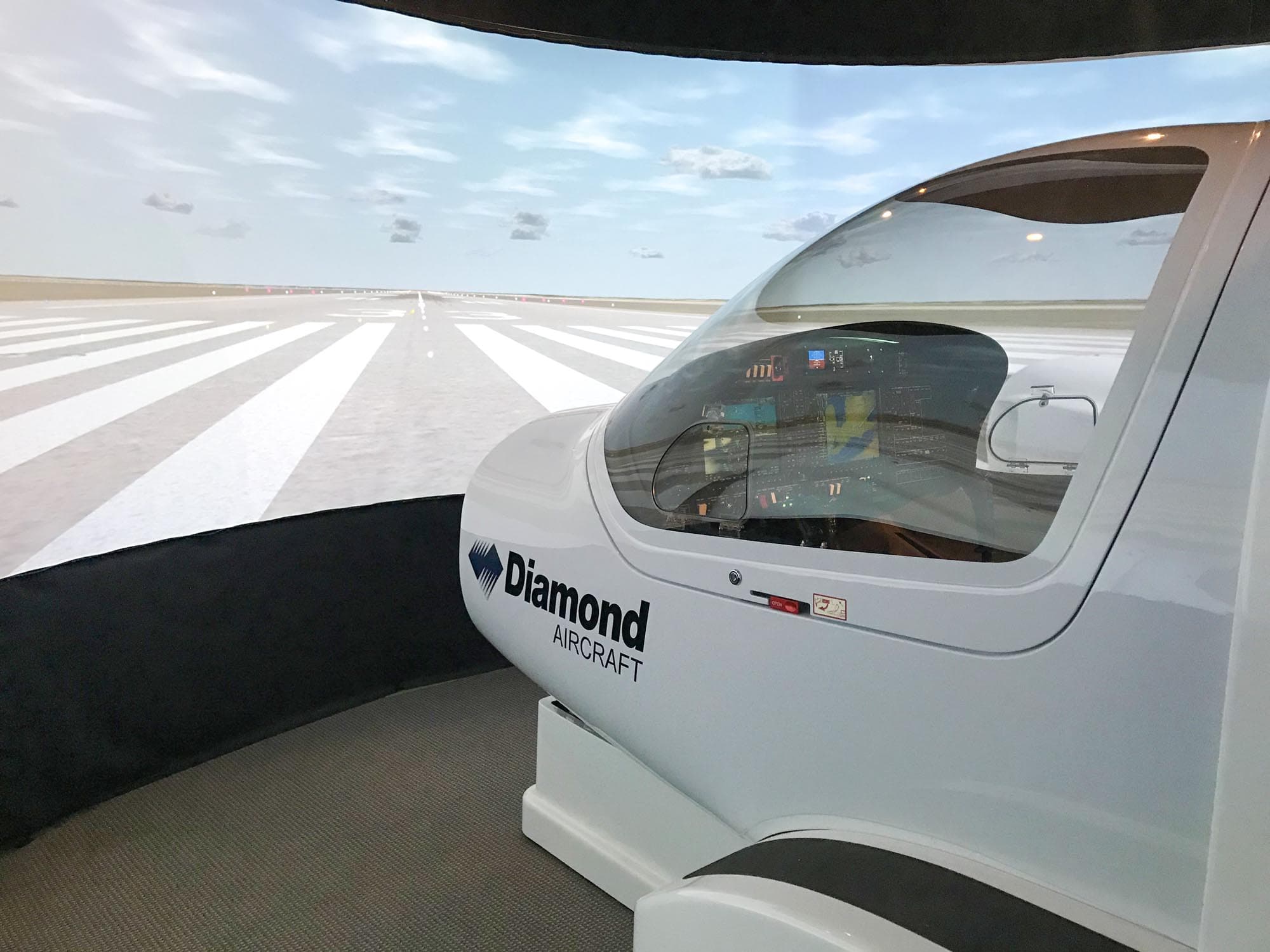 Simulador de vuelo Diamond Aircraft del programa Commercial Flight and Aviation Leadership, Fanshawe College