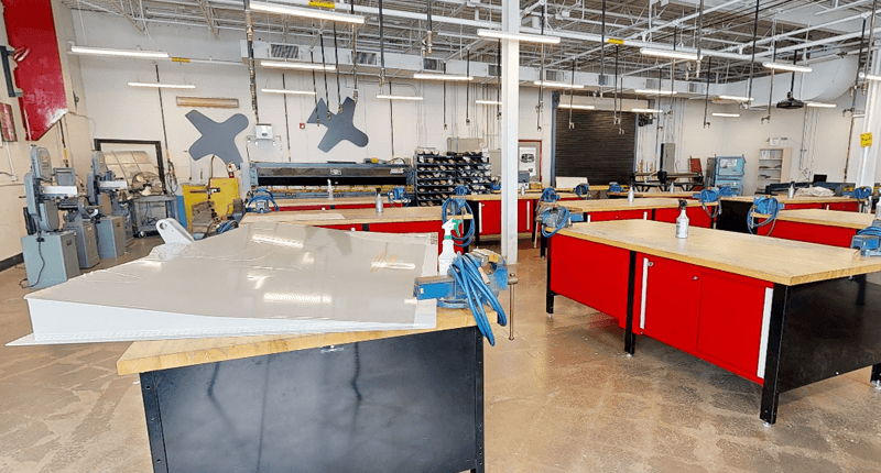 Laboratorio de estructuras de aeronaves del Centre for Aviation Technology de Mohawk College